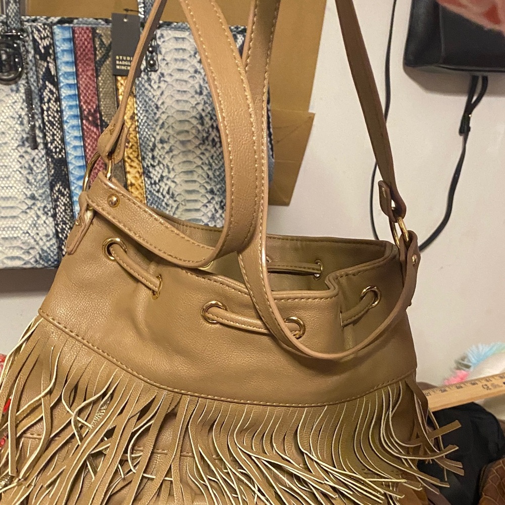 Betsy Johnson Fringed Tan Women's Bag - Picture 9 of 12